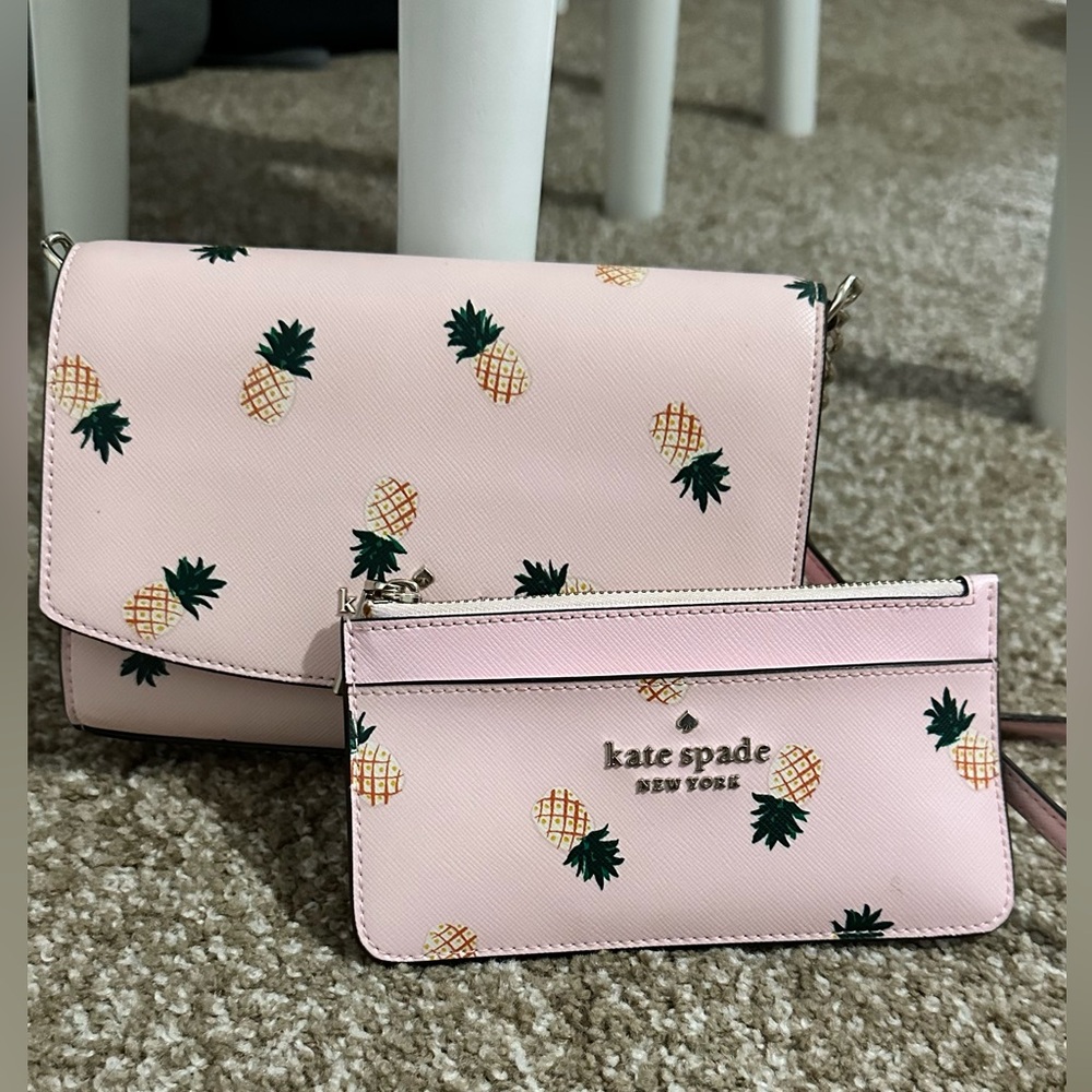 Kate Spade Staci pineapple small flap crossbody,comes with matching card holder